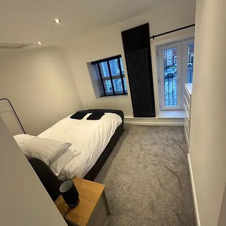 Entire House, Close To Διαμέρισμα